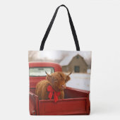 Christmas Highland Cow In Old Red Truck トートバッグ (正面)