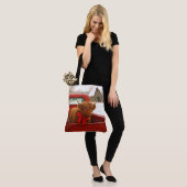 Christmas Highland Cow In Old Red Truck トートバッグ (モデル)