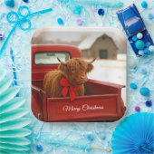 Christmas Highland Cow In Old Red Truck ペーパープレート (パーティー)