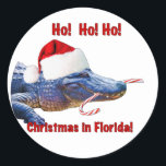 Christmas in Florida Sticker ラウンドシール<br><div class="desc">このデジタ絵画ルクリスマスは、私の家の近くで撮影されたアリゲーターの写真に基づいている。</div>