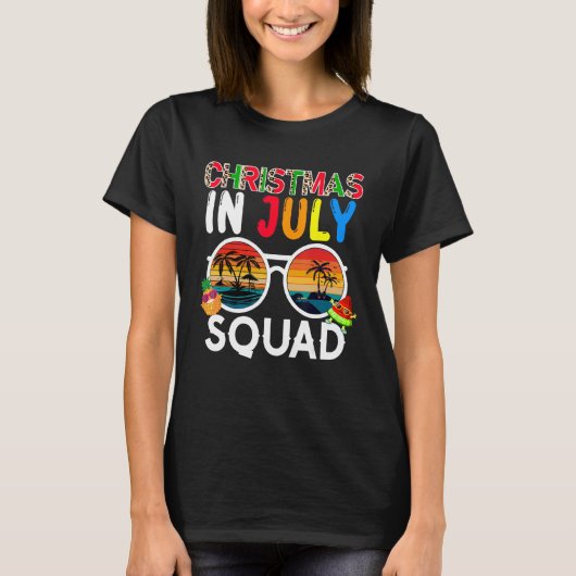 Christmas In July Squad Costume Sunglasses Traveli Tシャツ (正面)