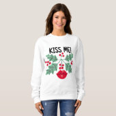 Christmas Kiss 2025 Funny Cool T-Shirt Gift スウェットシャツ (正面フル)