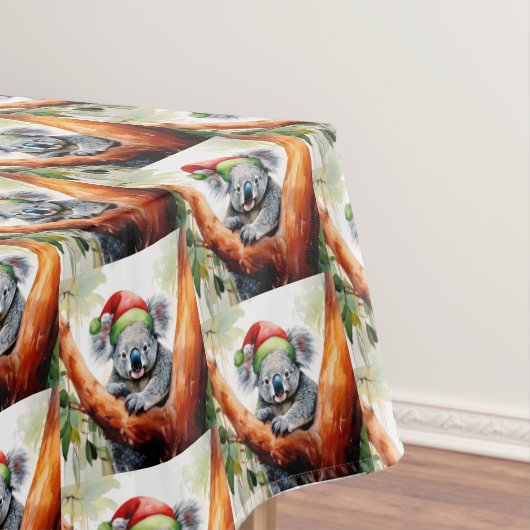 Christmas Koala Santa hat sitting in Gumtree テーブルクロス (インサイチュ)