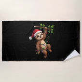 Christmas Lights Sloth Wearing Xmas Hat - Sloth Lo ビーチタオル (正面)
