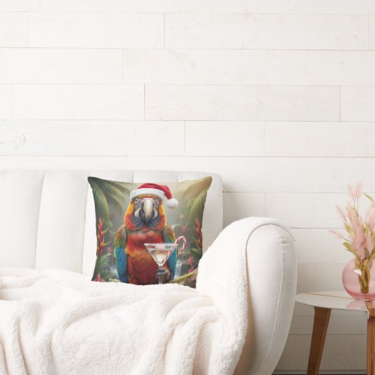 Christmas Macaw Parrot With Martini Cocktail クッション (ソファ)