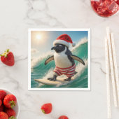 Christmas Penguin Surfing On an Ocean Wave スタンダードカクテルナプキン (インサイチュ)