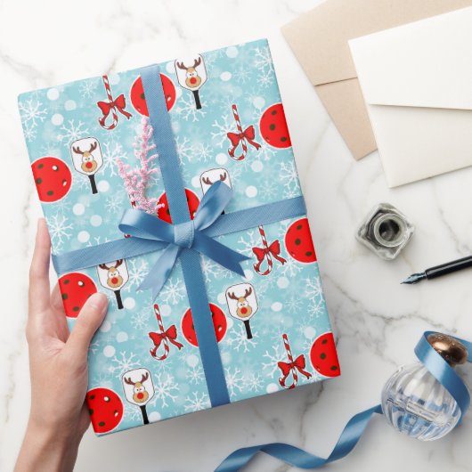 Christmas Pickleball Paddle Joy Snowflakes on Blue ラッピングペーパー (ギフト)