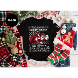 Christmas Pregnancy Announcement Best Present  Tシャツ