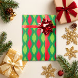 Christmas Red and Green Wave Design ラッピングペーパー<br><div class="desc">Whether it’s for the holidays,  birthdays,  or any special occasion,  this red and green wave design is sure to catch everyone’s eye. The bold,  elongated waves create a visually balanced and rhythmic pattern that looks like smooth,  flowing S-shapes.</div>