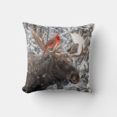 Christmas Red Cardinal On Snowy Moose Antlers クッション (正面)