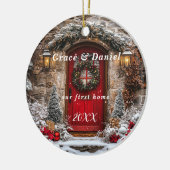 Christmas Red Door Wreath "Our First Home" セラミックオーナメント (左)