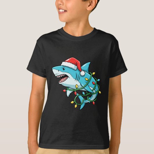 Christmas Shark Santa Hat Wrapped In Lights Funny  Tシャツ (正面)