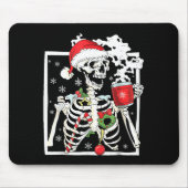 Christmas Skeleton With Smiling Skull Drinking Cof マウスパッド (正面)
