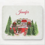 Christmas Trailer Camper Outdoorsy Theme マウスパッド<br><div class="desc">A mouse pad with a cute and whimsical Christmas theme. A cozy trailer decorated for Christmas set among some pine trees.</div>