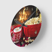 Christmas Treet - Popcorn and Hot Cider ラウンド壁時計 (傾斜)