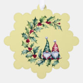 Christmas Watercolor Gnomes Sitting On Holly Twig オーナメントカード (裏面)