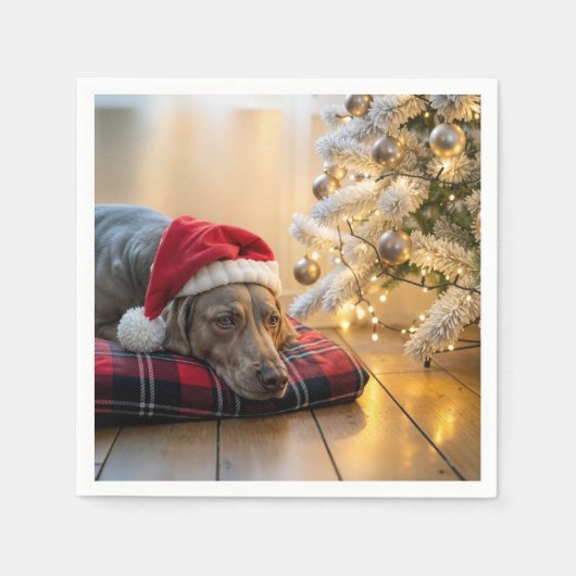 Christmas Weimaraner Dog By a Tree スタンダードカクテルナプキン (正面)
