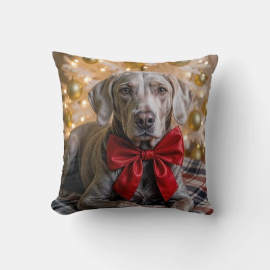 Christmas Weimaraner Dog With Red Bow クッション (正面)