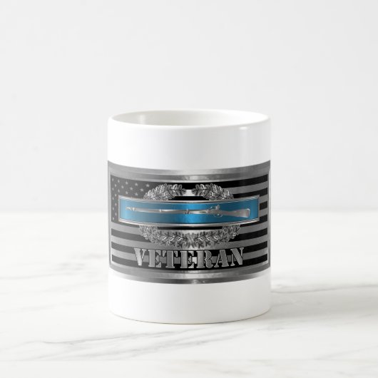 CIB戦闘退役軍人 – 対戦歩兵バッジ モーフィングマグカップ (中央)