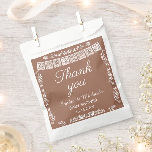 Cielito Lindo Terracotta Papel Picado Baby Shower フェイバーバッグ (クリップ留めされた状態)