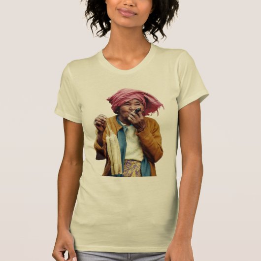 Cigar Smoking Granny T-Shirt Tシャツ (正面)