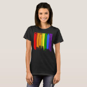 Cincinnati Ohio LGBTQ Gay Pride Rainbow Skyline Tシャツ (正面フル)