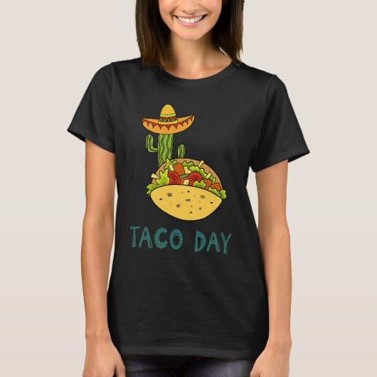 Cinco De Mayo Burritos  Mexico Tacos and Avocado   Tシャツ (正面)
