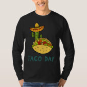 Cinco De Mayo Burritos  Mexico Tacos and Avocado   Tシャツ (正面)