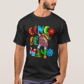 Cinco De Mayo Dabbing Mexican Poncho Party Fiesta Tシャツ (正面)