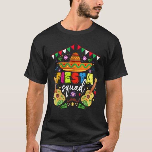 Cinco De Mayo Fiesta Squad Mexican Party Red Peppe Tシャツ (正面)
