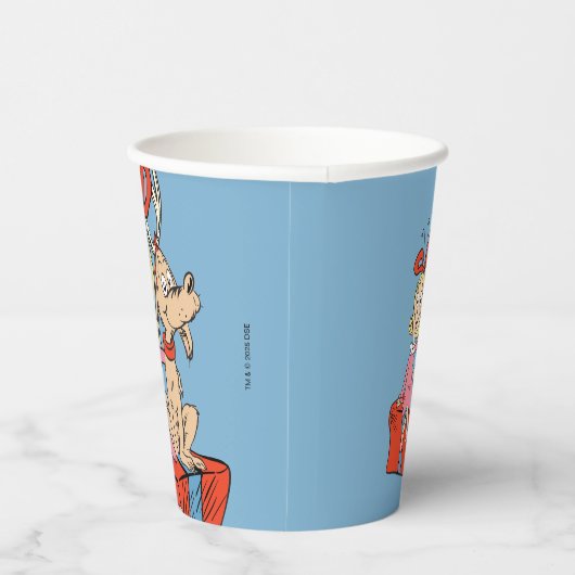 Cindy Lou Who and Max on a Present 紙コップ (右)