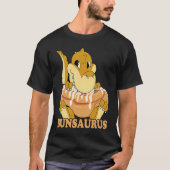 Cinnamon Bun Dinosaur Sweet Pastry Dino Cinnamon R Tシャツ (正面)