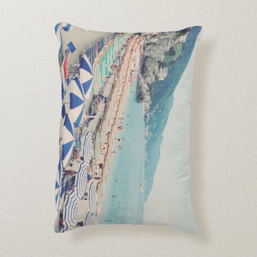 Cinque Terreイタリアヴィンテージビーチ旅行写真 アクセントクッション (裏面(縦))