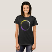 Circle芸術品を気取った Pulse Non-BinaryフラグEnbyプライド変換 Tシャツ (正面フル)