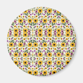 Circular floral button with vibrant yellow マグネット