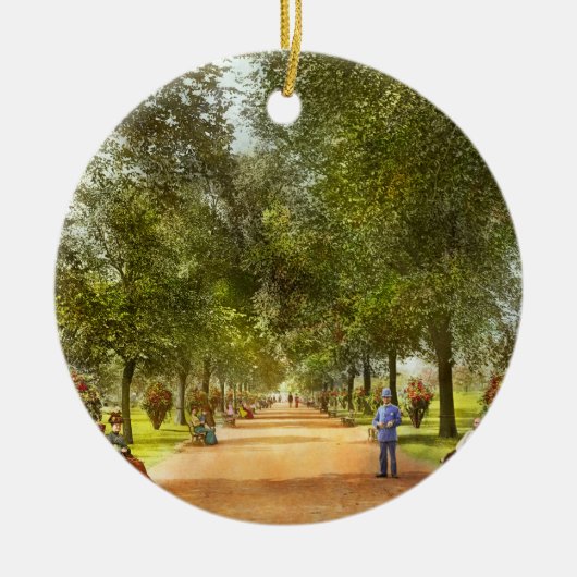 City - Chicago IL - A Walk in Lincoln Park 1900 セラミックオーナメント (正面)