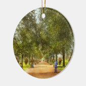 City - Chicago IL - A Walk in Lincoln Park 1900 セラミックオーナメント (左)