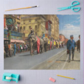 City - NY – サーカスは1920来年の町である 薄葉紙 (クラフト)