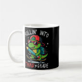 Ck To School Rollin' Into 3rd Grade T-rex Skateboa コーヒーマグカップ (左)