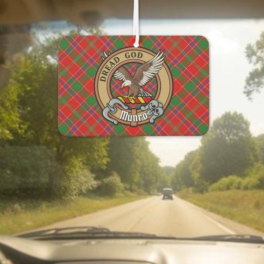 Clan Munro Crest over Tartan カーエアーフレッシュナー