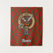 Clan Munro Crest over Tartan タペストリー (正面)