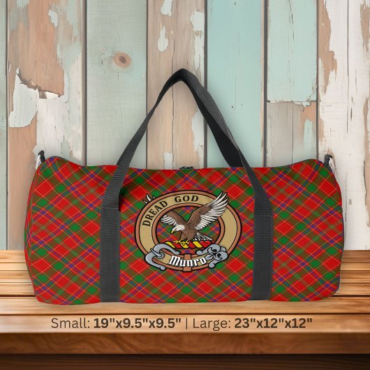 Clan Munro Crest over Tartan ダッフルバッグ