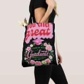 Class of 2026 Graduate She Did It Pink Floral Grad トートバッグ (クローズアップ)