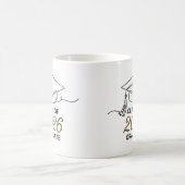 Class of 2026 Graduation Mug with Gold Mortarboard コーヒーマグカップ (中央)
