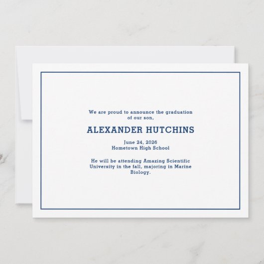 Class of 2026 Navy Blue Modern Bold Photo Grad 案内状 (裏面)