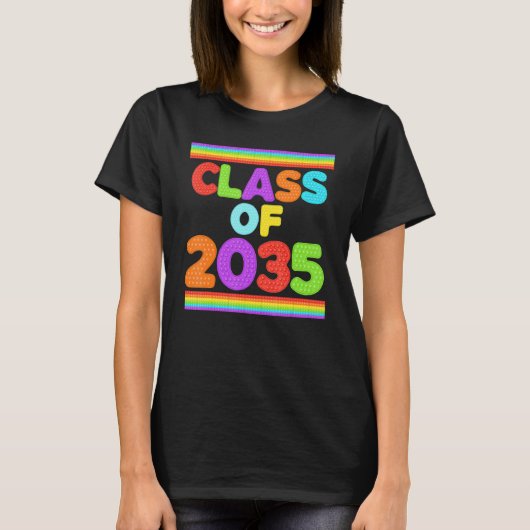 Class of 2035 Growing With Me Kindergarten Graduat Tシャツ (正面)