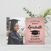 Class Year Pink and グラデーション Black Graduation Photo 招待状 (スタンド正面)
