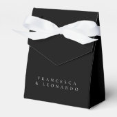 Classic Black Simple Wedding フェイバーボックス (正面サイド)