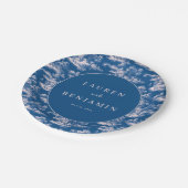 Classic Blue and White Wedding Invitation ペーパープレート (アングル)