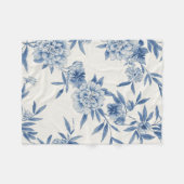 Classic Blue Floral Toile Watercolor Pattern White フリースブランケット (正面(横))
